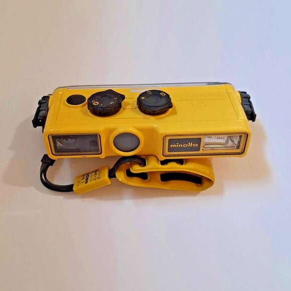 Minolta Weathermatic 110 A Underwater Film Camera Diving Camera - Picture 1 of 8